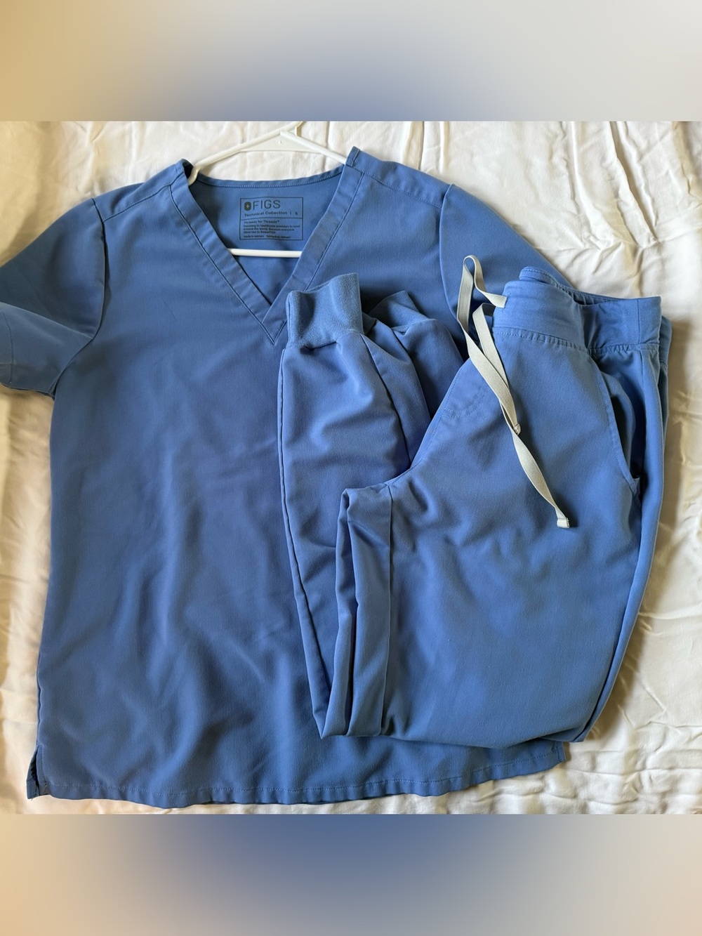 FIGS Ceil Blue Women's Scrub Set